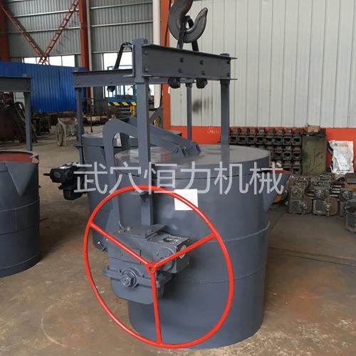 140052120.jpg 加盖保温铁水包5.jpg